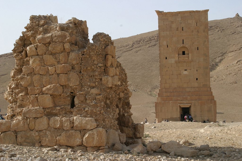 2007 April 29 Tour A1 Palmyra Tomb Towers
